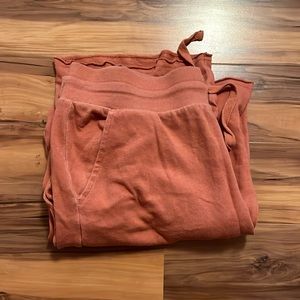 orange wide leg pants w/ pockets!